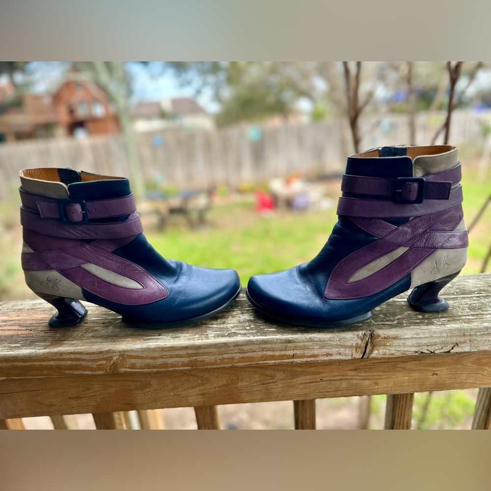 Stunning John Fluevog booties! Navy purple grey 10 fit